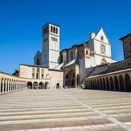 Сasa de vacaciones Near With Pool *