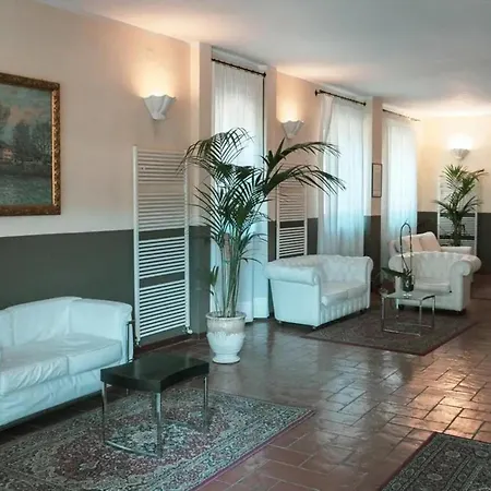 Near With Pool * Asís