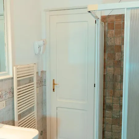 Near With Pool Сasa de vacaciones *