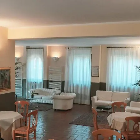 Near With Pool 아시시