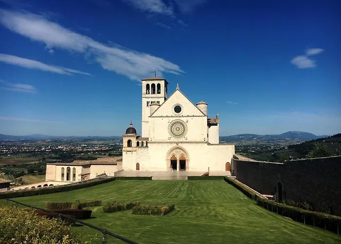 Near With Pool Сasa de vacaciones